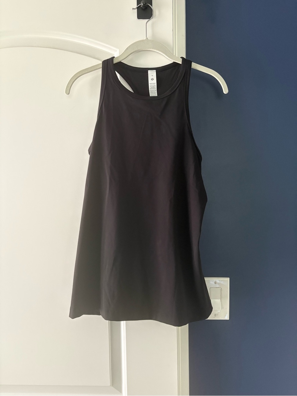 Lululemon Black Women's Racerback Tank Top - 10